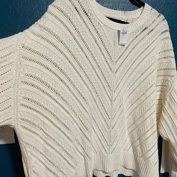 Old Navy NWT Cropped Chevron Open-Knit Sweater - Picture 6 of 7
